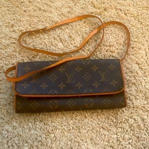 Louis Vuitton Shoulder bag Pochette GM monogram.
